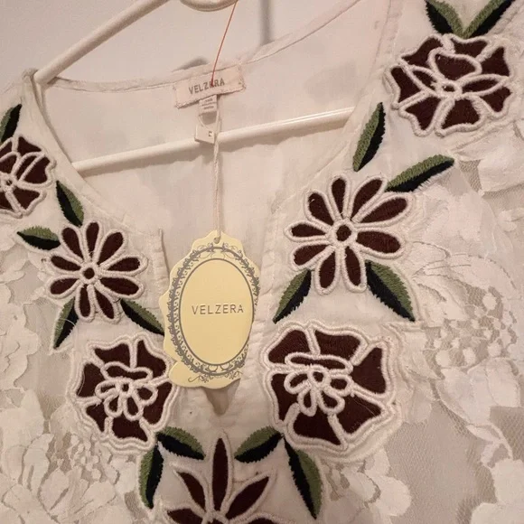 Velzera Cream Bell Sleeve V-Neck Sundress - Picture 6 of 8